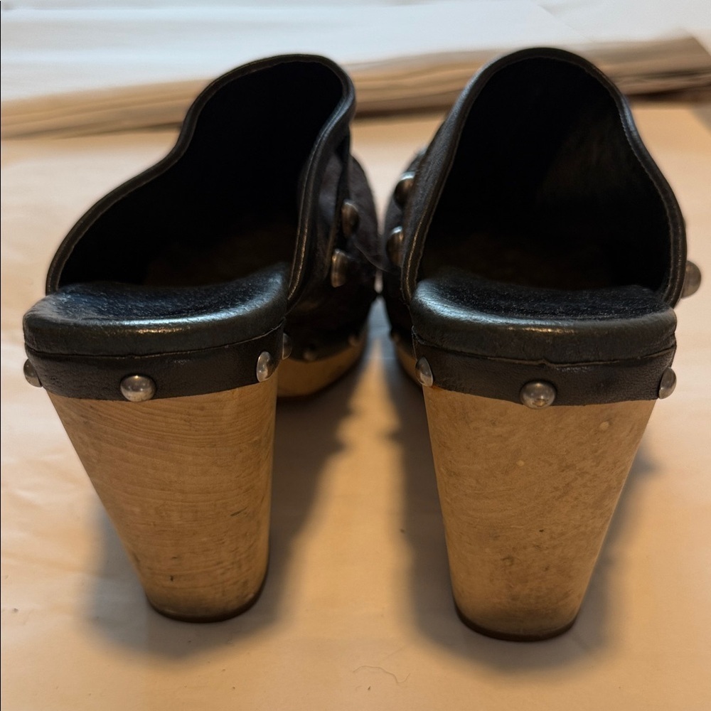 UGG Jolene Leather Platform Clogs with Wooden Heel Black Studded Women's 8 - Picture 4 of 12